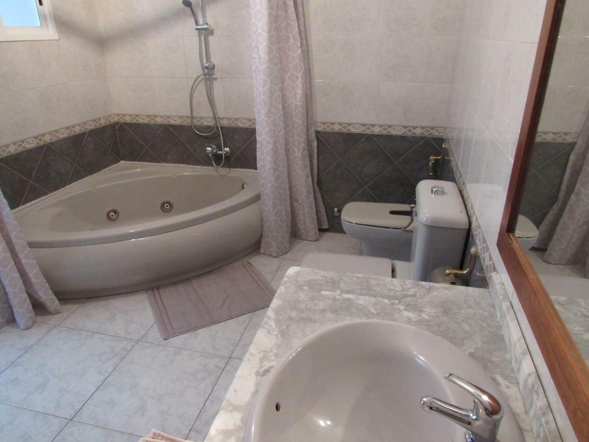 Villa La Casa De Burgui à Burguillos de Toledo Extérieur photo
